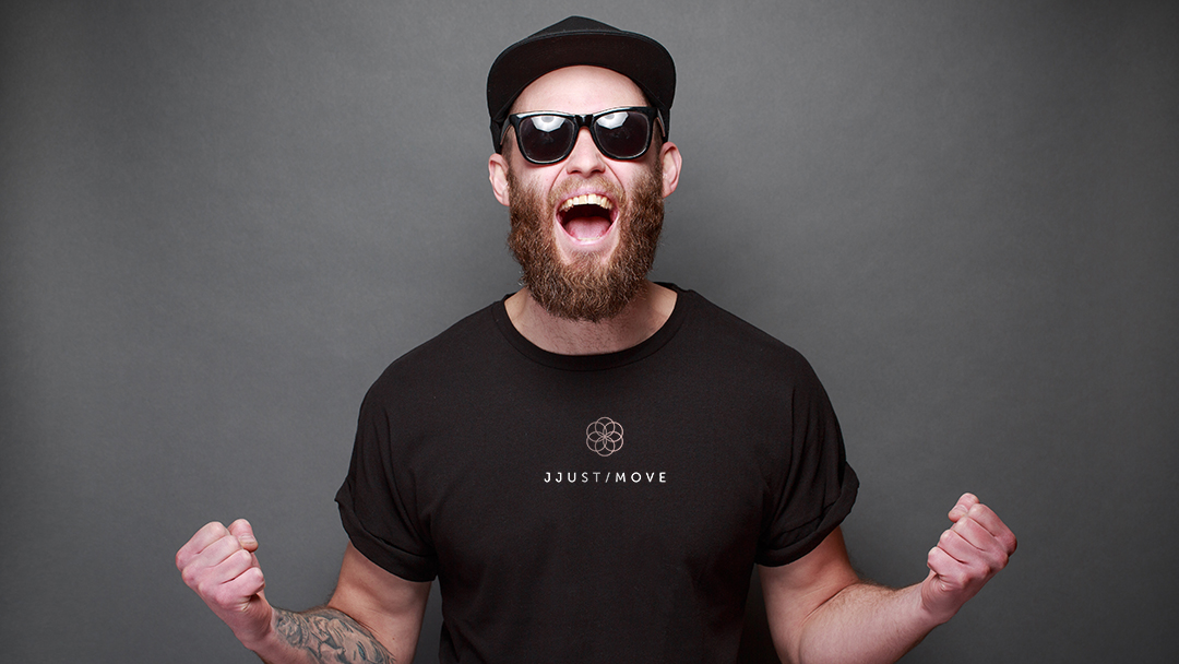Man wearing a JJust Move tshirt
